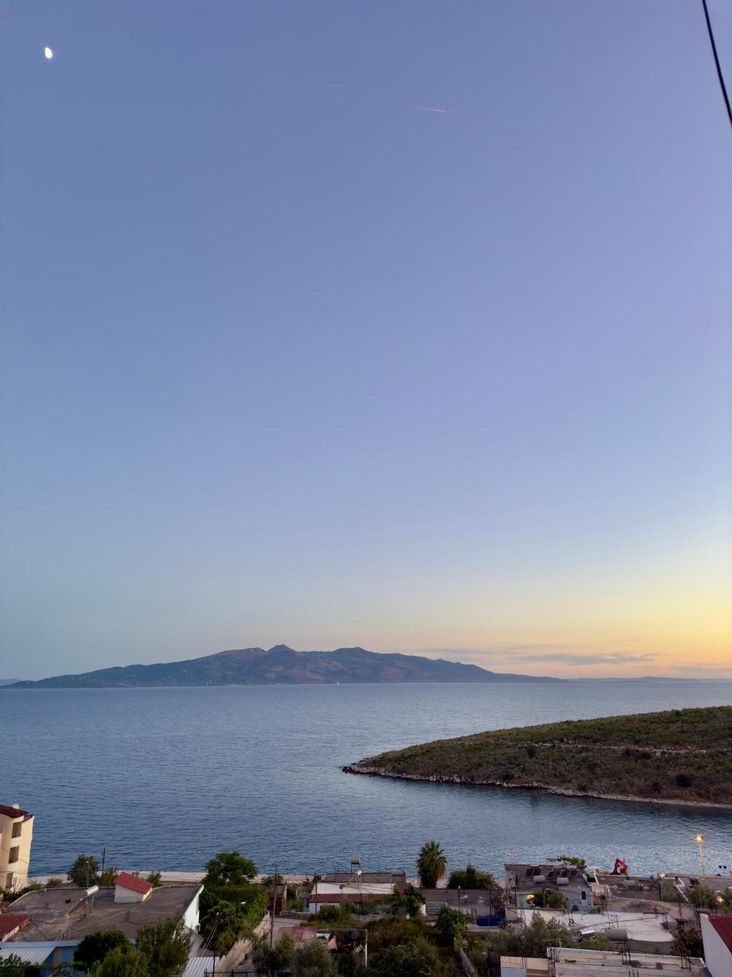 Comfy Blue Sarande Lägenhet Exteriör bild